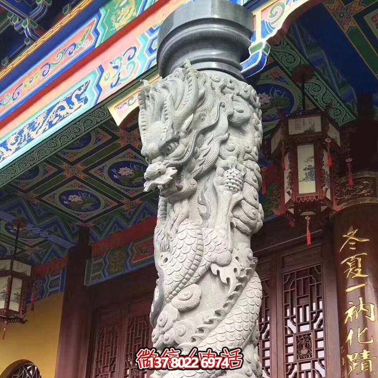 精美仿古園林，花崗巖石龍盤柱點綴