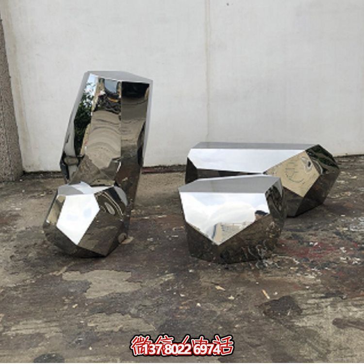 高級不銹鋼鏡面戶外公園雕塑裝飾，以鵝卵石為靈感