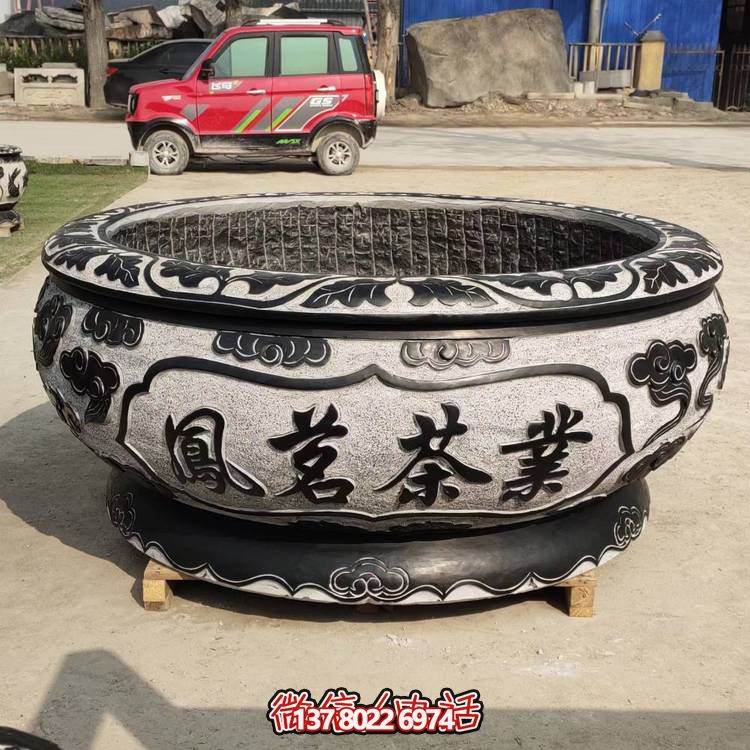 仿古青石荷花水缸，配合庭院戶外，點綴人間養魚園